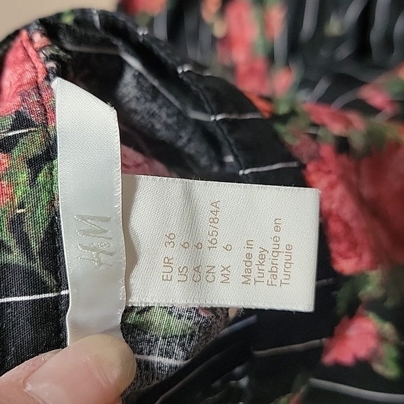H&M Size 6 Black and Pink Floral with White Stripe Cotton Balloon-sleeved Blouse - Picture 12 of 13